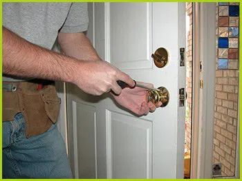 Expert Locksmith Services North Providence, RI 401-424-9799 - 9-locks-change